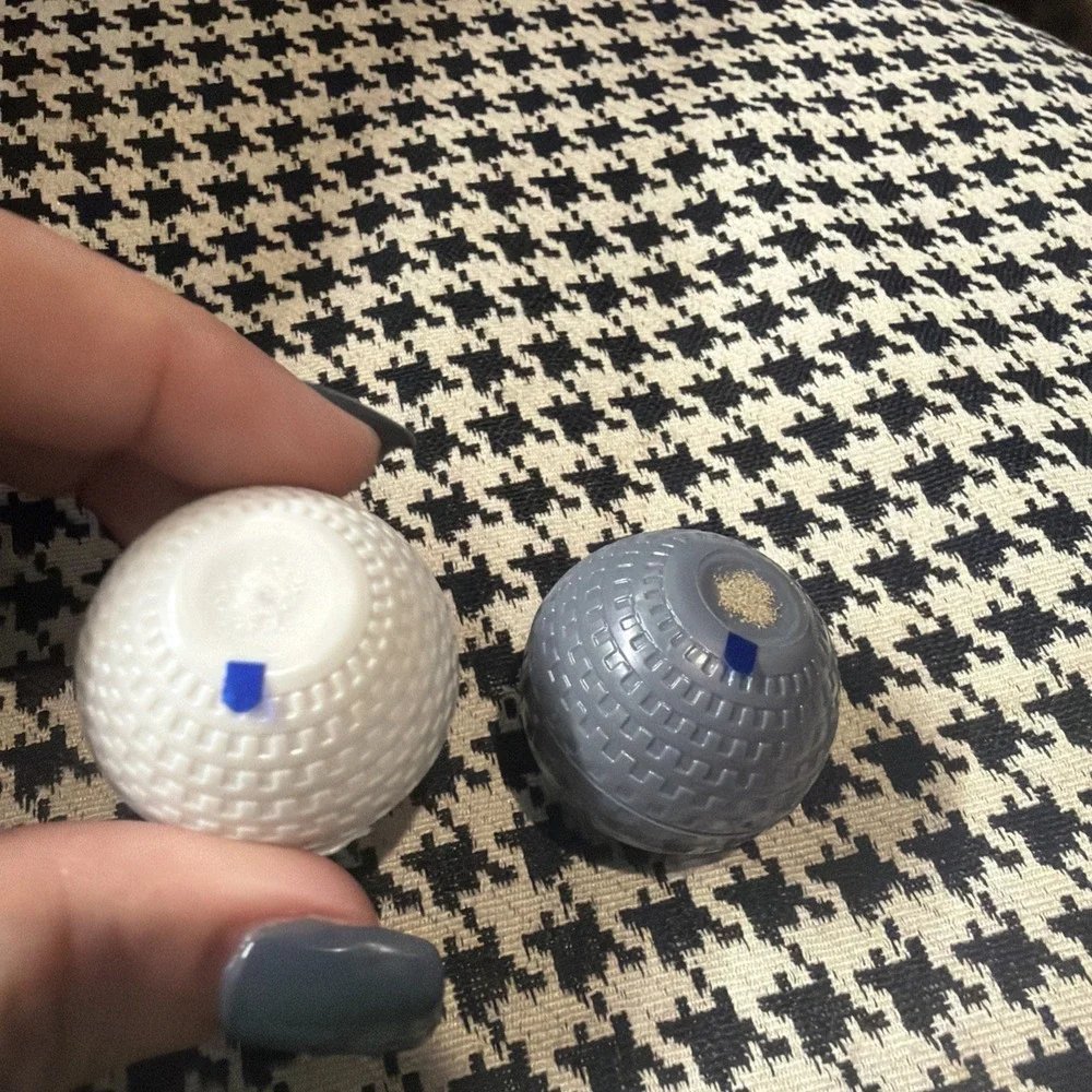 United Airlines Polaris 1st Class Plastic Globe Salt & Pepper Shaker